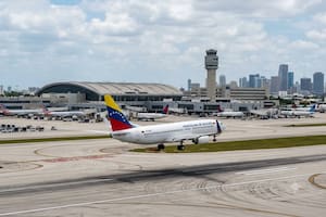 El gobierno de EE.UU. anuncia un nuevo vuelo para llegar a Miami desde Venezuela