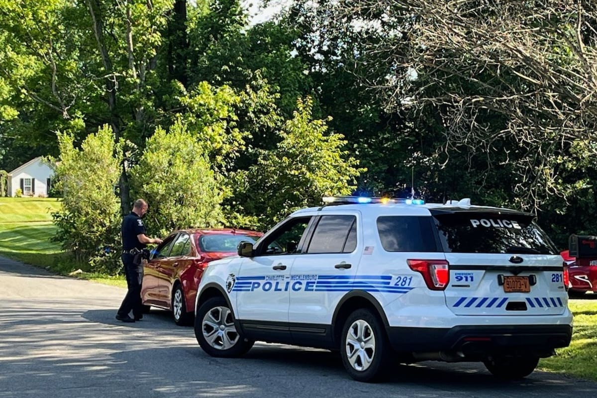 El Departamento de Policía de Charlotte-Mecklenburg alerta a los latinos para no caer en estafas y pagar por una licencia de conducir falsa (Foto Ilustrativa)