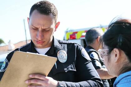 El Departamento de Policía de Santa Ana le solicitó a los residentes que alerten a las autoridades sobre vehículos o propiedades que pertenezcan a migrantes detenidos por ICE