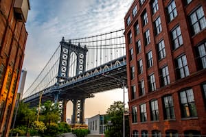 El proyecto olvidado por Adams que Mamdani rescató y cambiará la fachada del Puente de Brooklyn