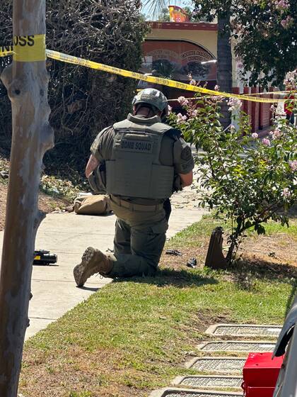 El Departamento del Sheriff del Condado de Los Ángeles trabajando en el sitio