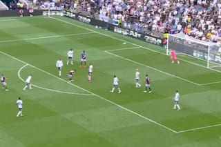 El golazo de Buendía para Aston Villa que provocó que los hinchas de Tottenham dejaran el estadio antes del final