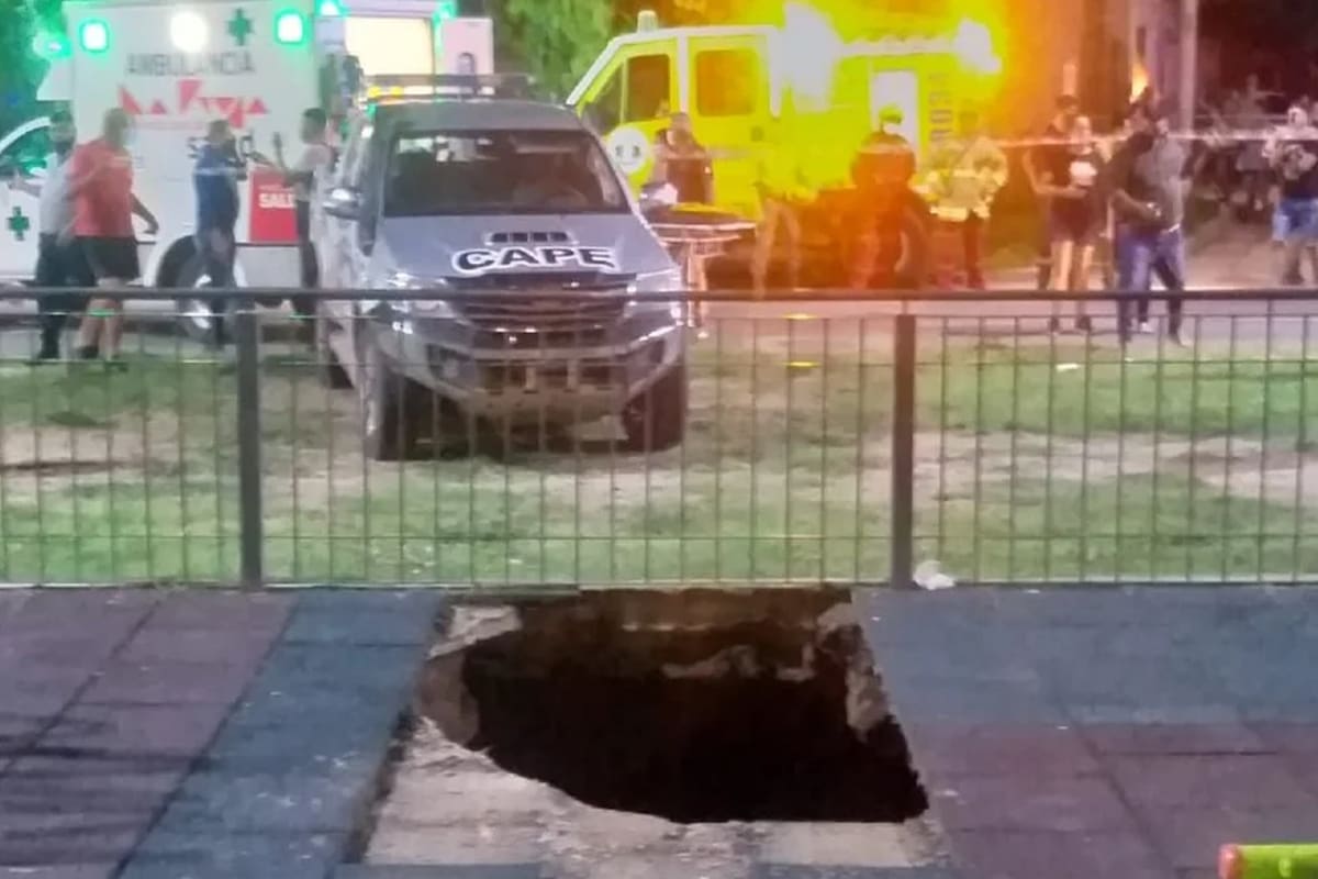 El derrumbe se produjo en el área de juegos infantiles de una plaza de la provincia de La Rioja.