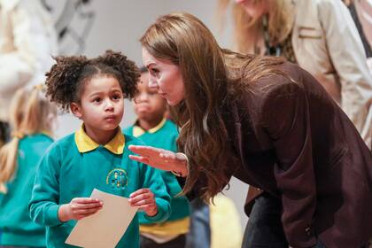 El desarrollo de las capacidades en los primeros años de vida y el cuidado de los chicos pequeños son las piedras fundamentales del trabajo oficial de Kate en el marco del Centro para la Primera Infancia de la Royal Foundation.