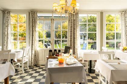 El desayunador de La Casa de Eugenia, pura luz natural.