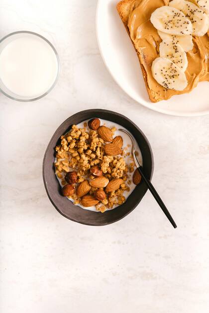 El desayuno se presenta como una oportunidad ideal para incorporar magnesio de manera práctica y nutritiva