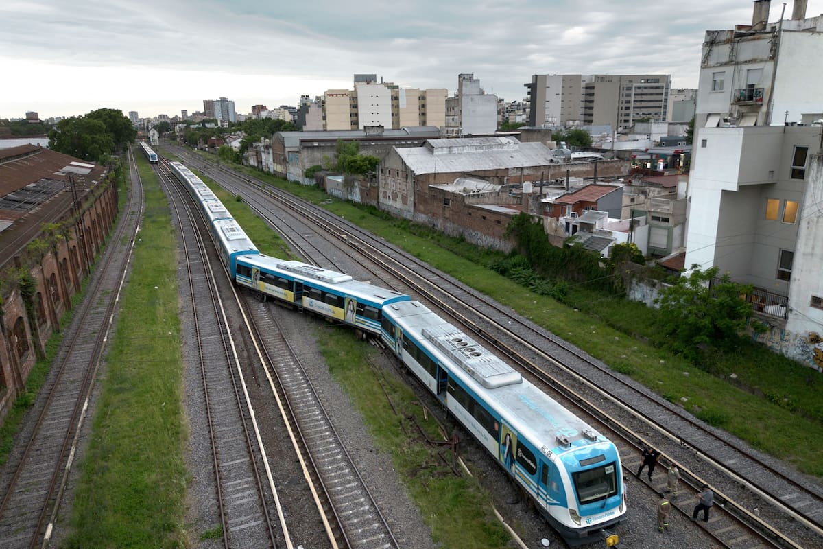 El descarrilamiento del tren Sarmiento, ayer, a la altura de Liniers