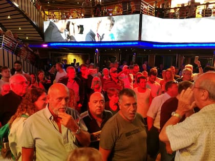 El desconcierto de los argentinos en el crucero