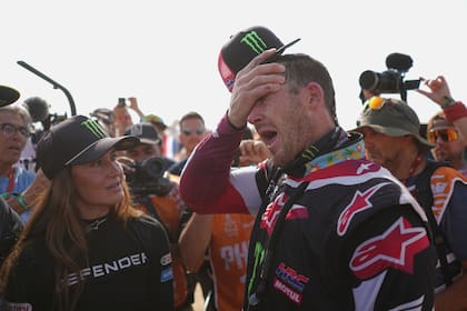 El desconsuelo de Ricky Brabec, que perdió la carrera por un error