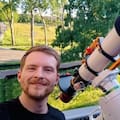 La impresionante foto tomada desde un balcón que revela 548 galaxias en el universo