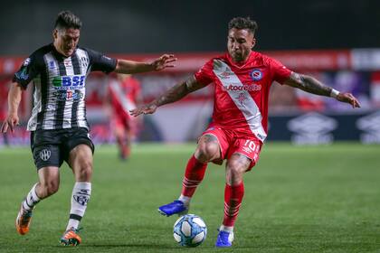 Damián Batallini es el último jugador que sonó como inminente refuerzo de Boca; sin embargo, se queda en Argentinos Juniors.