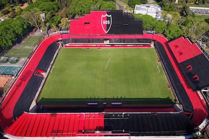 El desempate por el descenso entre Colón y Gimnasia se jugará este viernes en el estadio Marcelo Bielsa, en Rosario