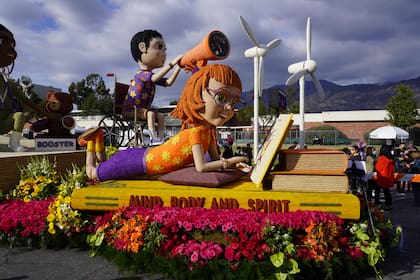 El desfile de las rosas se realiza anualmente y convoca a miles de espectadores.