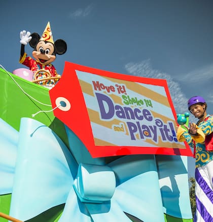 El desfile especial en Magic Kingdom por el cumpleaños