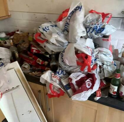 El desorden del interior de la casa que dejaron los inquilinos