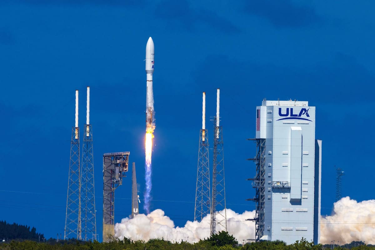 El despegue del cohete que en 2023 llevó a la órbita terrestre los dos satélites de prueba del Proyecto Kuiper, la apuesta de Amazon para dar internet satelital
