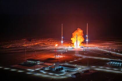 El despegue del cohete Zhuque-2, propulsado por metalox (metano y oxígeno), que puso tres satélites en órbita el fin de semana; el uso de metalox como combustible es una alternativa más limpia y económica que los combustibles actuales