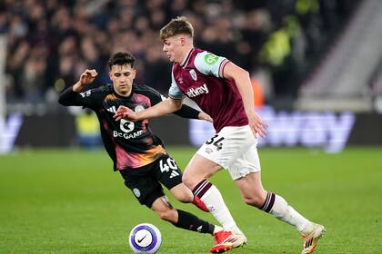 El desplome de Leicester continúa con derrota 2-0 ante West Ham en la Liga Premier