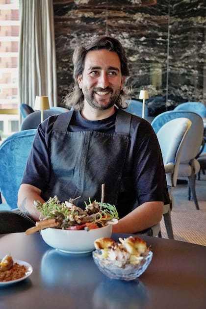 El destacado chef Pedro Bargero, en el recién inaugurado restaurante Mar Cocina Suratlántica