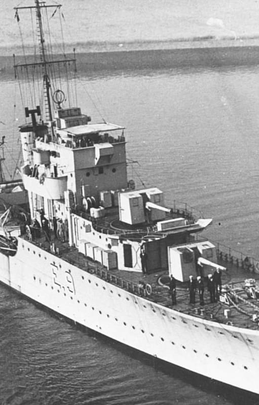 El destructor ARA San Juan fue la nave argentina que llegó al islote Snipe con un grupo de Infantes de Marina que la ocuparon