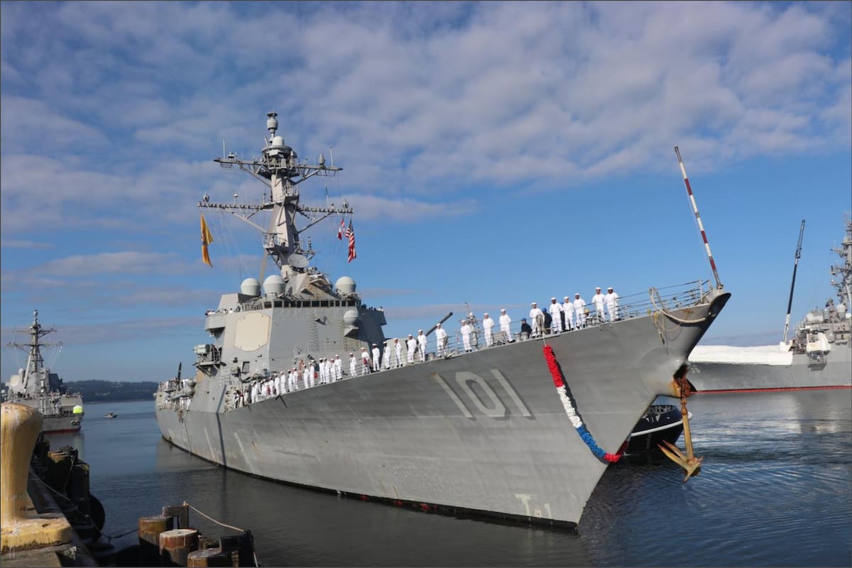 El destructor USS Gridley de la Marina, que recorrerá cuatro países latinos, regresó a su base en la Estación Naval de Everett en diciembre de 2025