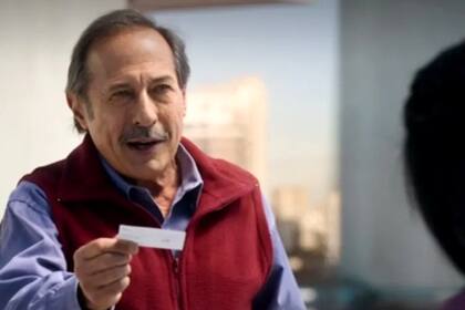 El detalle “político” en una escena de la serie El Encargado que se volvió viral en redes sociales