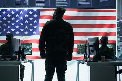 El DHS advirtió a quienes cometan estafas haciéndose pasar por oficiales o personal de inmigración