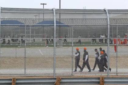 El DHS impone nuevas reglas para acceder a oficinas del ICE: limita el ingreso, exige documentación específica y establece normas estrictas de conducta.