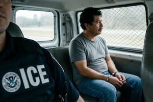 El ICE emite una orden de detención e insta a Spanberger a no liberar a un preso en Virginia