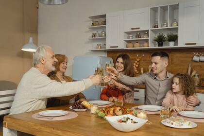 El Día de Acción de Gracias es una de las celebraciones más importantes de Estados Unidos, que se acostumbra pasar en familia (Pexels/Tima Miroshnichenko)