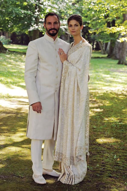 El día de su boda con la modelo estadounidense Kendra Spears, en el castillo suizo Bellerive, en 2013. Ella llevaba un sari de Manav Gangwani bordado en oro. Se separaron en 2022 y, desde entonces, al Aga Khan V no se le conoce ninguna relación oficial ni trascendieron detalles de su vida amorosa.