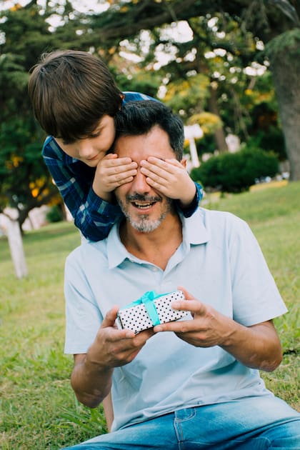 El Día del Padre genera uno de los picos más altos del año en llamadas telefónicas internacionales