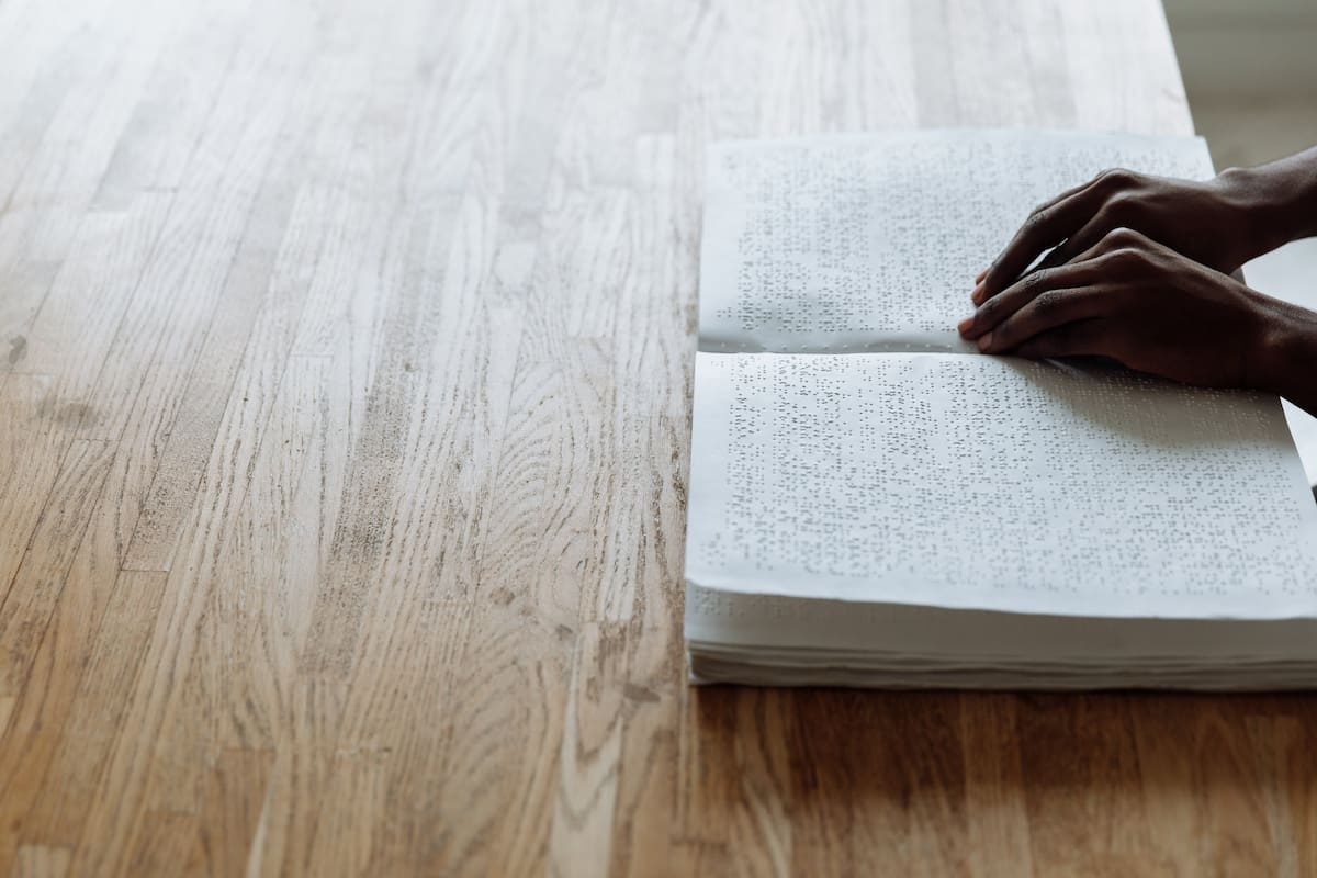 El Día Internacional del Braille se conmemora cada 4 de enero en honor al natalicio de su creador Louis Braille