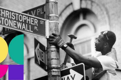 El Día Internacional del Orgullo LGTBI recuerda la revuelta de Stonewall ante la brutalidad policial, en Nueva York en 1969