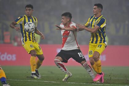 El Diablito Echeverri, en la final por el Trofeo de Campeones ante Rosario Central
