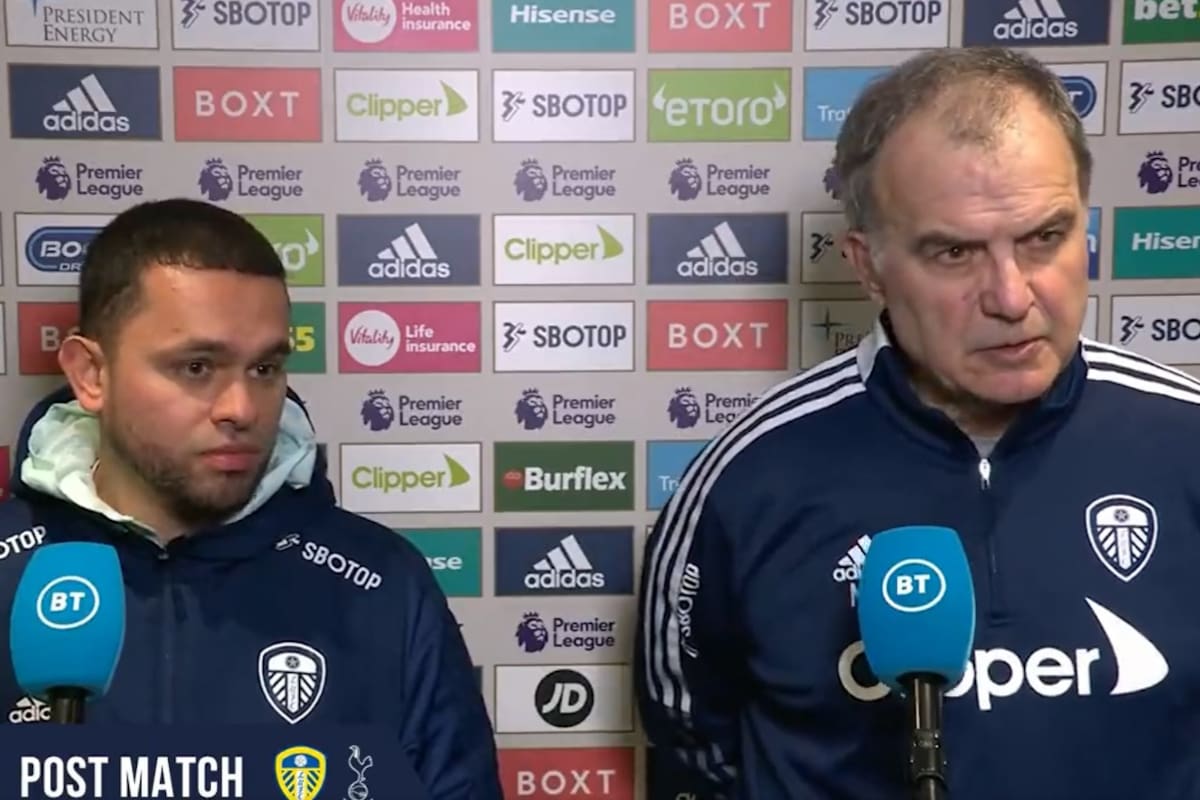 El diálogo entre Bielsa y el periodista que lo entrevistó luego de la goleada de Tottenham a Leeds; hubo momentos de tensión