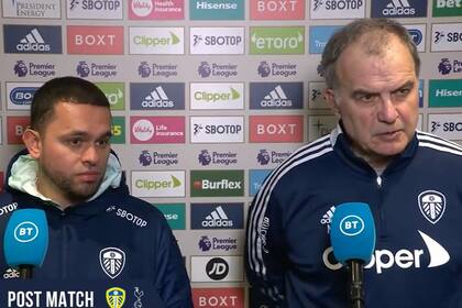 El diálogo entre Bielsa y el periodista que lo entrevistó luego de la goleada de Tottenham a Leeds; hubo momentos de tensión