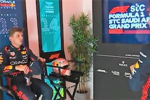 El diálogo entre Max Verstappen y Checo Pérez después de la carrera en Jeddah