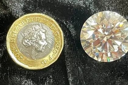 El diamante tiene el tamaño de una moneda de una libra
