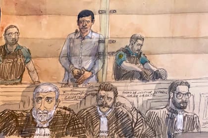 El dibujo de Le Priol (de pie) en el tribunal; debajo, sus abogados, Xavier Nogueras y Pierre-Henri Baert