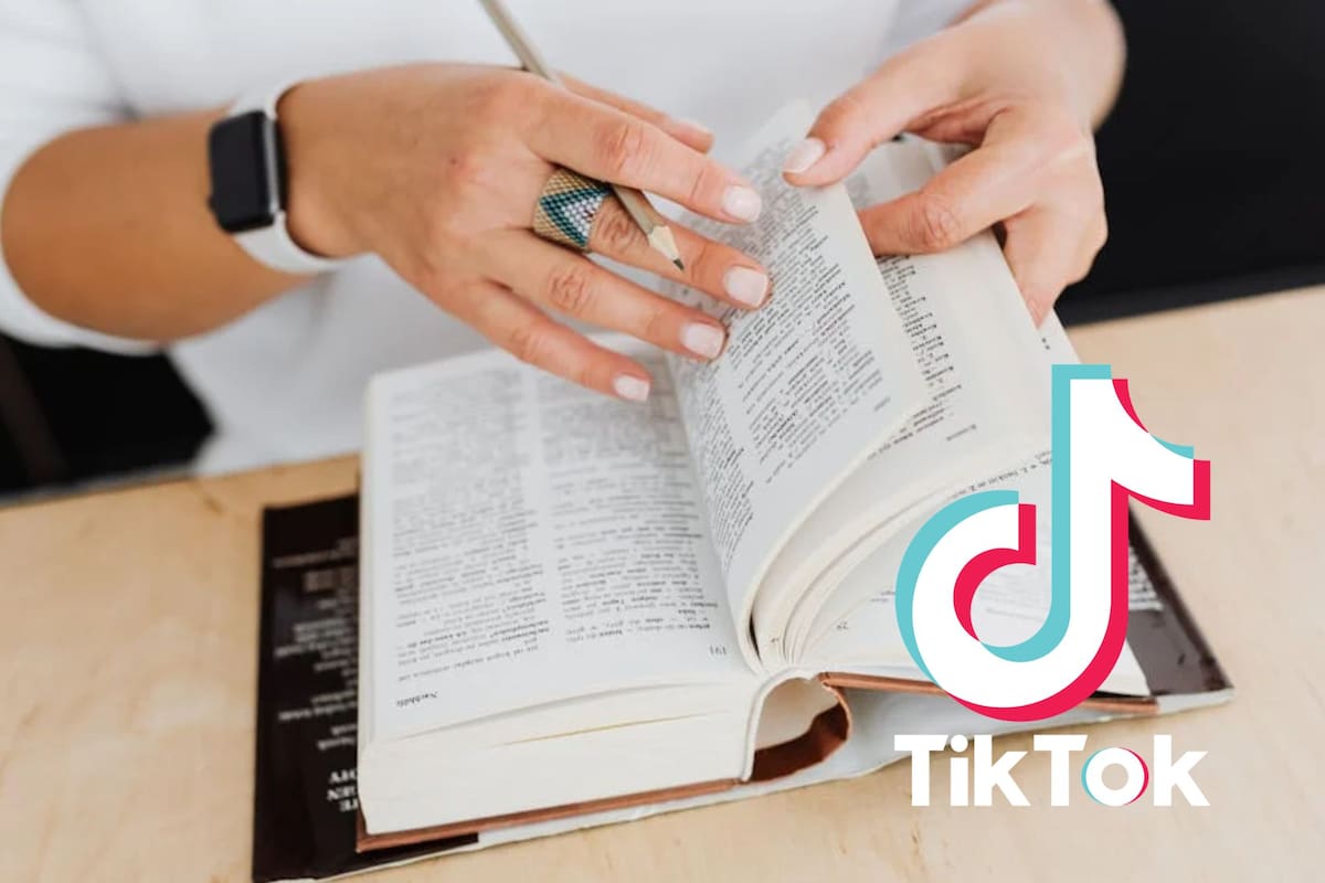 El Diccionario de Cambridge agregó nuevas palabras por la influencia de TikTok y de otras redes sociales (Pexels/Kaboompics.com)