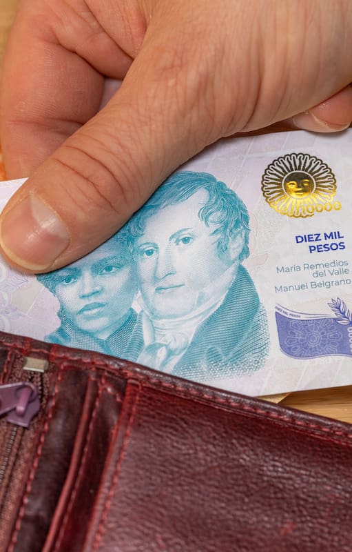 El dinero hace el mundo girar, dice la canción, y además genera un sinfín de palabras para mencionarlo