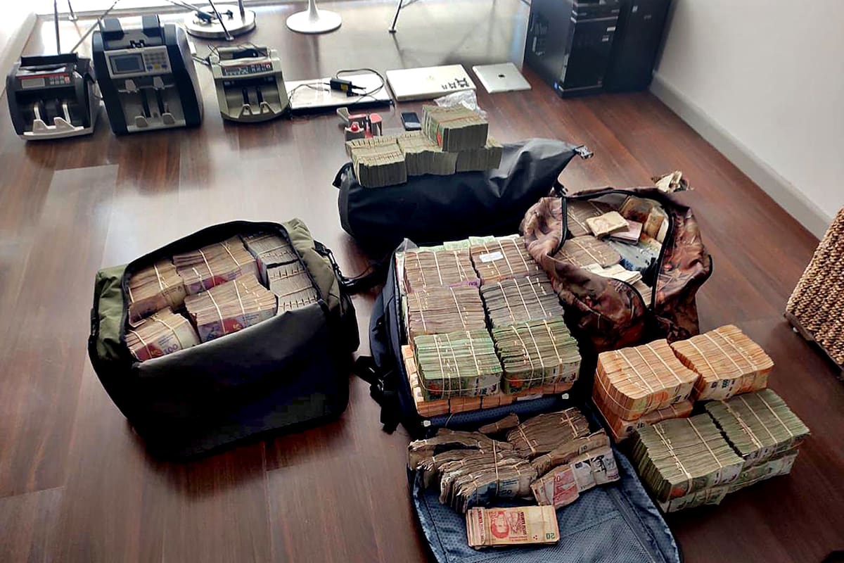 El dinero hallado en una financiera en un allanamiento en Rosario en 2016 expuso el vínculo entre el mercado negro de dólares y las bandas narco