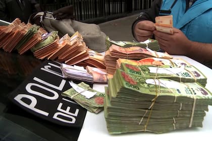 El dinero secuestrado por la Policía de la Ciudad