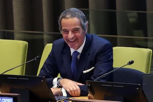 El diplomático argentino Rafael Mariano Grossi sonríe durante una audiencia para ser considerado como próximo secretario general de las Naciones Unidas, en la sede de la ONU en Nueva York