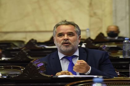 El diputado Alejandro "Topo" Rodríguez pidió la presencia en la Cámara baja de los ministros Felipe Solá, Luis Basterra y Juan Cabandié