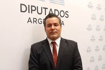 Después de renunciar a su cargo, el ahora exdiputado, Juan Ameri expresó su enojo por las repercusiones del escándalo sexual que protagonizó