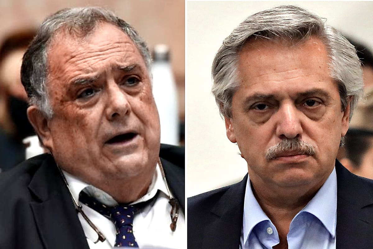 El diputado de Unión por la Patria (UP), Eduardo Valdés, junto al expresidente Alberto Fernández