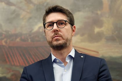 El diputado italiano Nicola Molteni, durante una conferencia de prensa del partido Liga Norte, en Roma