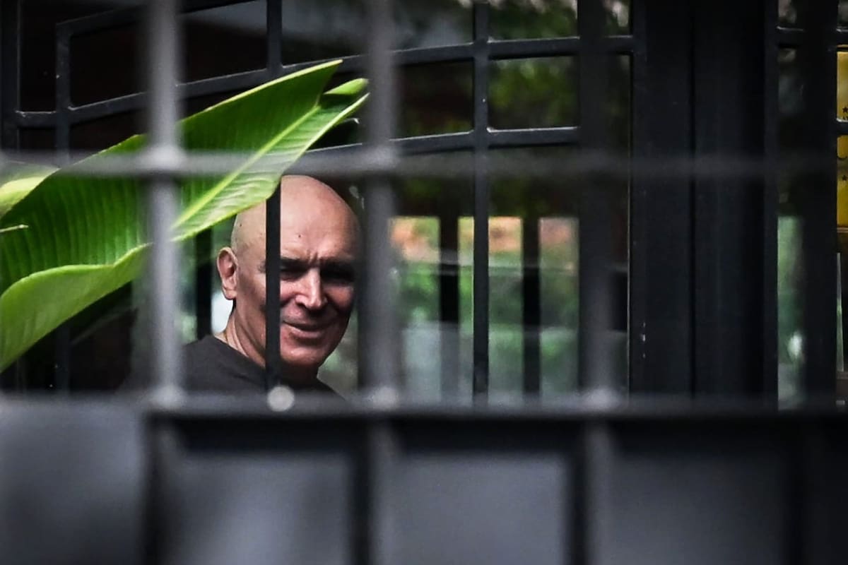 El diputado José Luis Espert durante el allanamiento en su casa de Beccar, la semana pasada